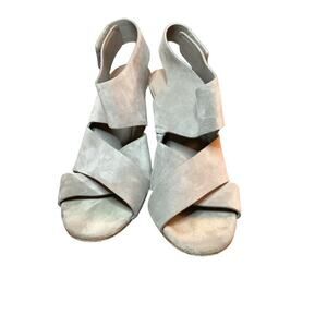 Vince Farrah Suede Block Heeled Sandals Sand (size 7)